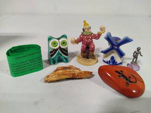 lot 131 image: Lot of Miniatures - Delfts Blue Windmill