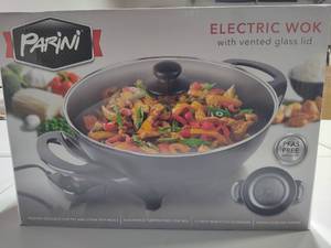 lot 133 image: Parini Electric Wok New in Box