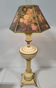 lot 136 image: VIntage Ceramic Lamp wFloral Shade