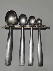 lot 141 image: Foley Stainless Measuring Spoons wHolder