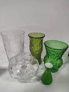 lot 143 image: EO Brody Crinkle Glass Green Vases & Crystal Vases