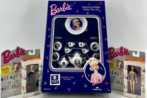lot 86 image: Barbie Miniature Nostalgic China Tea Set & Vintage Keychain Sets