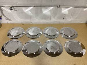 lot 300 image: LOT OF 8 Red Decor Plates