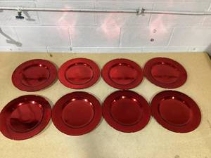 lot 305 image: LOT OF 8 Red Decor Plates