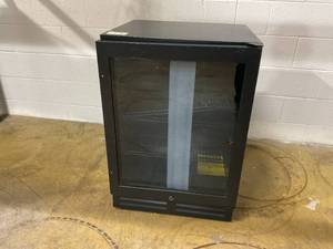 Hooure 24 in. 180 (12 oz.) Can Built-in/Freestanding Beverage Cooler Fridge with Adjustable Shelves in Black (Transit Damage)