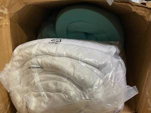 lot 443 image: DreamCloud Twin XL Mattress Topper