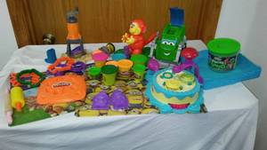 lot 190 image: Fun with Play Doh, Dozens of Molds.