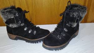 lot 228 image: Womens Winter Boot (size 8) Black