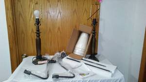 lot 234 image: NEW 4 Light Linear Island Light and accent lamps (2)