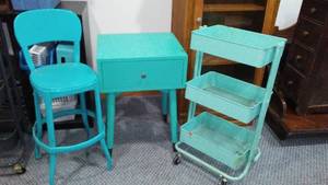 lot 202 image: Super Cute Vintage Dcor.