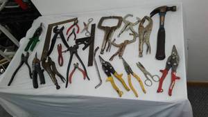 lot 250 image: Vise Grips, Tin Snips, Locking Pliers, and More
