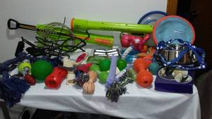 lot 271 image: Dog Kennel, Toys, Bowls