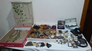 lot 276 image: Costume Jewelry and Box.