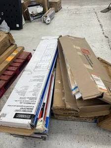 lot 23 image: Pallet of (5x) Closet Organizers and (5x) Hanging Wire Racks