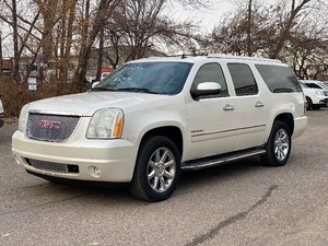 lot 7 image: 2010 GMC YUKON XL DENALI All Wheel Drive (NO RESERVE)