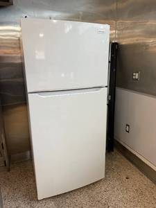 lot 3 image: Frigidaire Top Freezer Refrigerator 30in x 28in x 66in