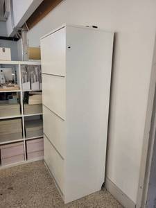 lot 27 image: White 4-Drawer Vertical Metal Filing Cabinet
