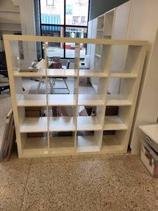 lot 34 image: White 16-Cube Storage Shelf Unit