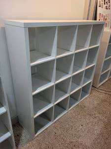 lot 45 image: White 16-Cube Storage Organizer Shelf Unit