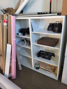 lot 107 image: White Bookshelf with Adjustable Shelves