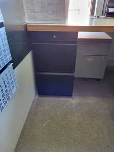 lot 146 image: 2 Black Metal 2-Drawer Locking File Cabinet
