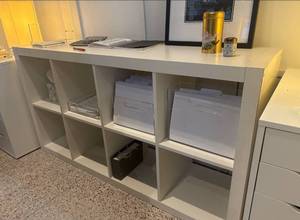 lot 163 image: White 8 Cube Shelf Organizer Unit