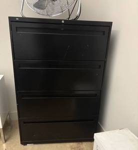 lot 170 image: Black 4-Drawer Metal Filing Cabinet