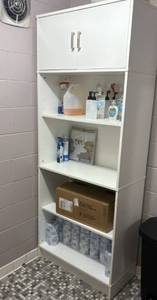 lot 200 image: Storage shelfcabinet. It is 84.5x33x17