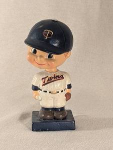lot 3 image: Vintage Minnesota Twins Bobblehead Nodder Figure