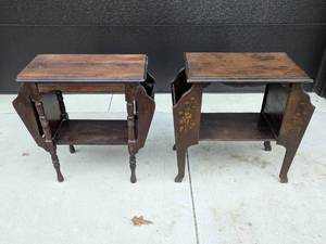 lot 15 image: Set of 2 Decorative Wood End Tables