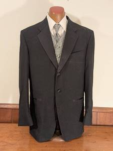 lot 16 image: Mens Formal Mannequin Display with Black Suit and Vest