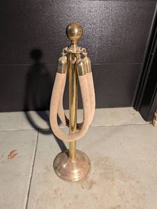 lot 17 image: Brass Theater Stanchion with Velvet Ropes