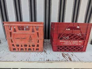 lot 33 image: Set of 2 Vintage Milk Crates Land OLakes and Marigold Foods