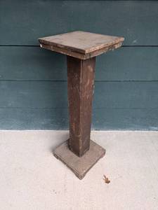 lot 63 image: Rustic Wooden Pedestal Table