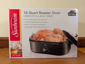 lot 79 image: Used Sunbeam 16-Quart Roaster Oven with Removable Pan