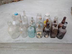 lot 134 image: Collection of 16 Vintage Bottles and Jars Assorted Shapes and Sizes