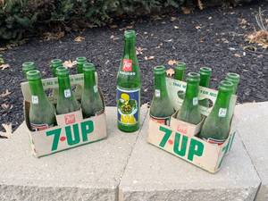 lot 137 image: Lot of 13 Vintage 7UP Glass Bottles with 1977 Notre Dame Commemorative Bottle and Original Carriers