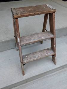 lot 191 image: Vintage Wooden 2-Step Folding Ladder with Metal Reinforcement