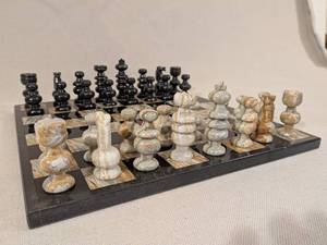 lot 214 image: Marble Chess Set with 13.25 Inch Board and 3 Inch King