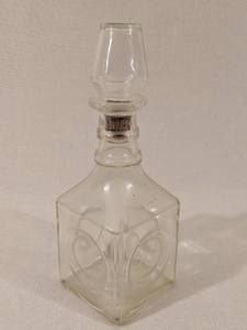 lot 225 image: Vintage IW Harper Kentucky Bourbon Glass Bottle with Stopper