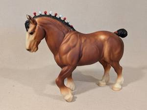 lot 243 image: Vintage Breyer Clydesdale Draft Horse Figure #80 Brown with Red and White Bobs