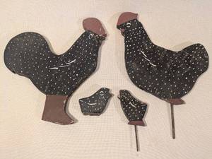 lot 334 image: Set of 4 Vintage Folk Art Wooden Chicken and Chick Yard Stakes