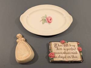 lot 111 image: Vintage Kitchen Pieces Set of 3 - Taylors Smith Taylor Platter, 1948 Plaque, Decorative Figurine
