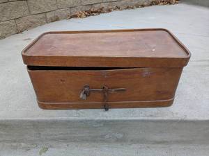 lot 159 image: Vintage Wooden Storage Box with Leather Strap Closure