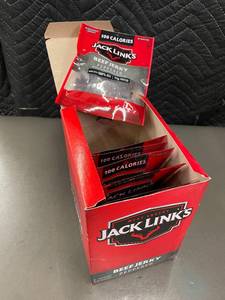 lot 136 image: IN 5 - Jack Links Peppered Beef Jerky 10-Pack, 1.25 oz Bags, Best By 08092025