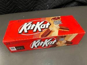 lot 143 image: Trol - Kit Kat Chocolate Donut Flavor 24-Count Full Size Bars, BB 082025