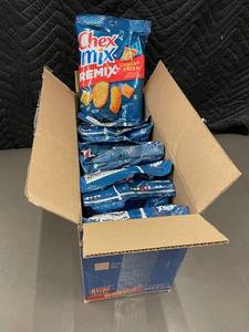 lot 374 image: MD 3 - Chex Mix Remix Cheesy Pizza Snacks 8-Pack, 4.25 oz Pouches, Exp 82025