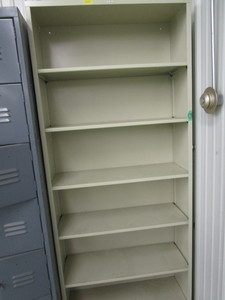 lot 12 image: Metal Shelf