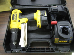 lot 29 image: DeWalt Drill Driver Set