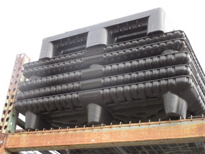 lot 35 image: Plastic Pallets, Light Weight